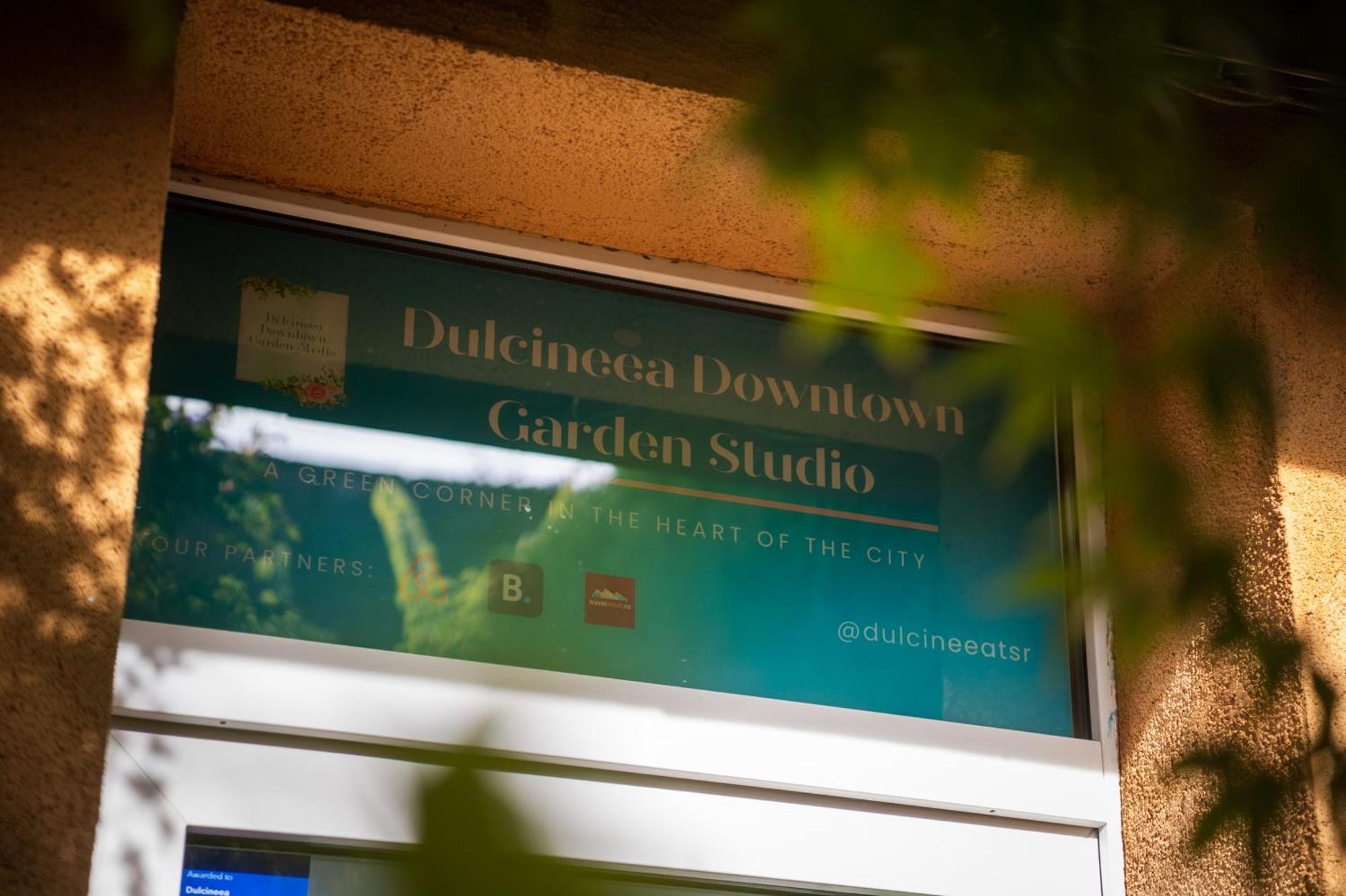 Dulcineea Downtown Garden Studio Temesvár Kültér fotó